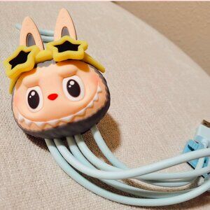 Pop Mart Labubu Authentic Hand in Hand 2 in 1 Cable "Embrace the Breeze"